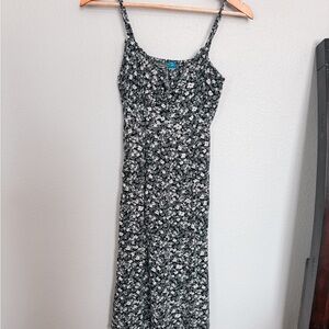 Old Navy Black and White Floral Midi Dress
